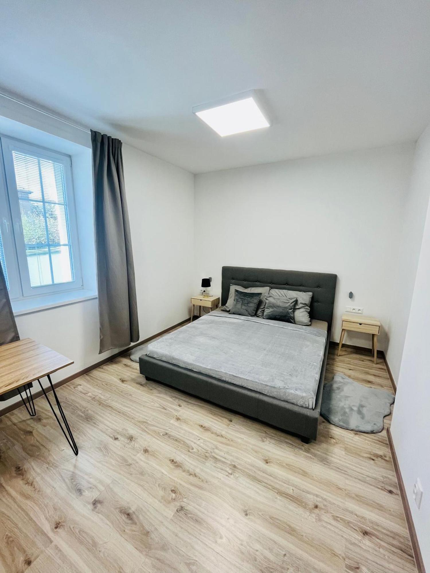 Apartment Riviera Centrum, Private Parking And Smart Check In Banská Bystrica Eksteriør billede