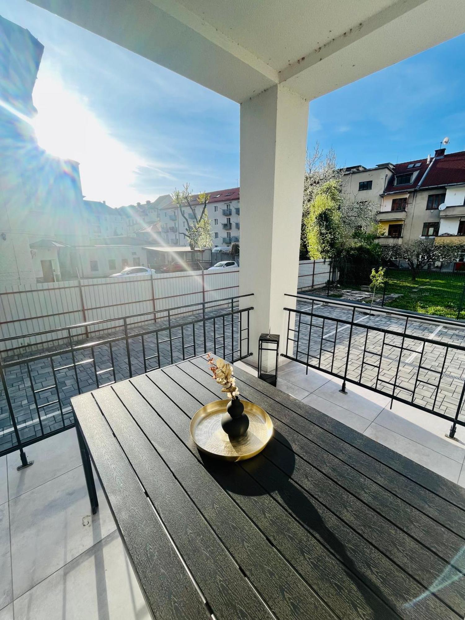 Apartment Riviera Centrum, Private Parking And Smart Check In Banská Bystrica Eksteriør billede