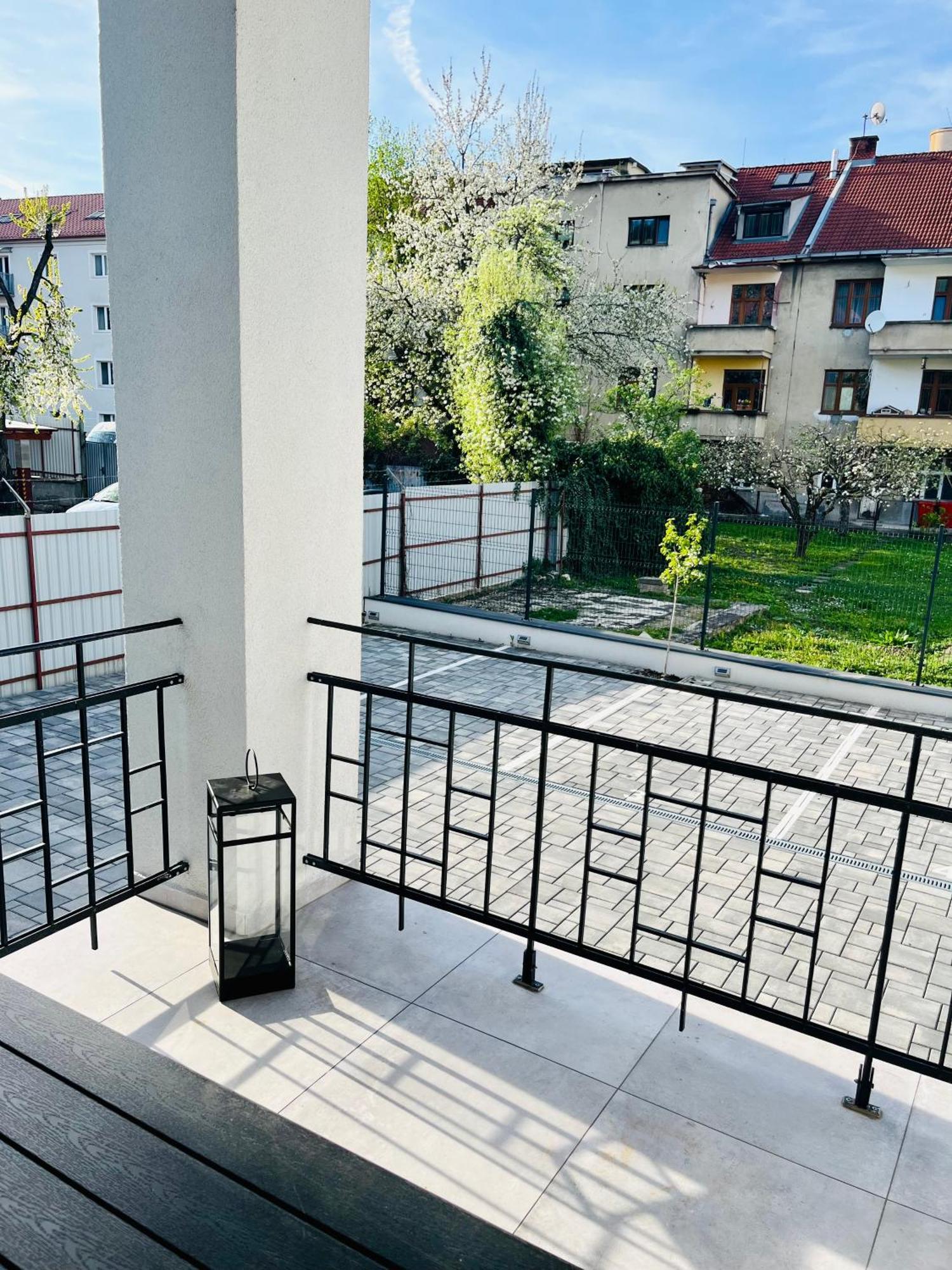 Apartment Riviera Centrum, Private Parking And Smart Check In Banská Bystrica Eksteriør billede